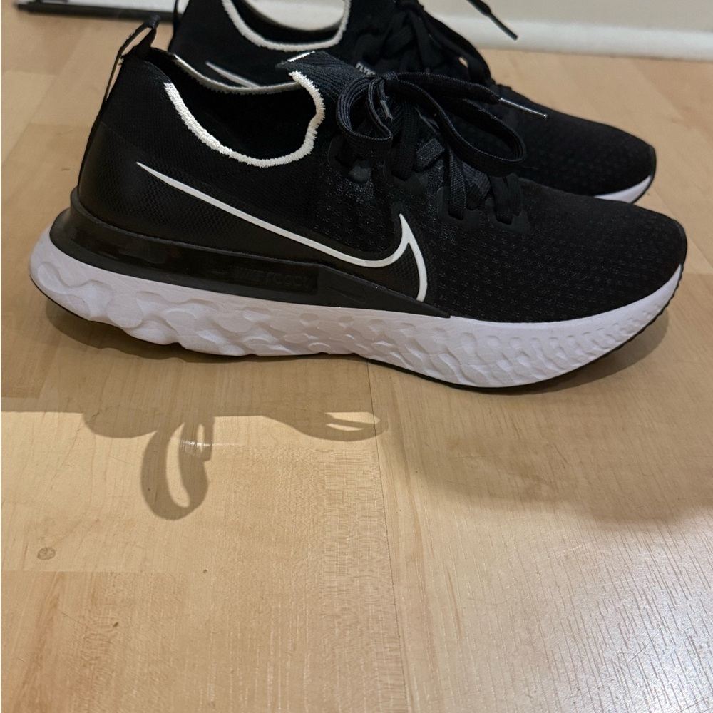 Nike Black and White Running Shoes